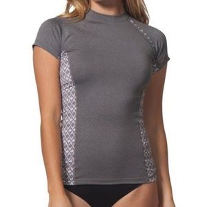 NWT 🌊 rip curl cap sleeve rash guard 🌊